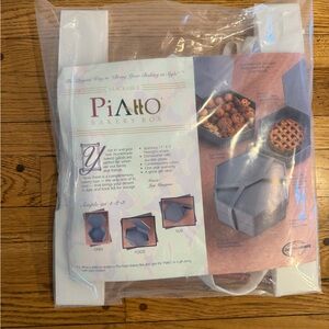 Piatto Bakery Boxes. 2 boxes